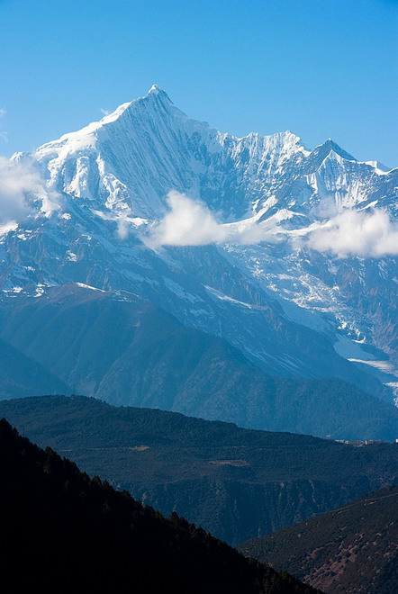 https://mdw-travel-data-us-east-1.s3.amazonaws.com/img/country/China/Meili-Snow-Mountain/img_03.jpg