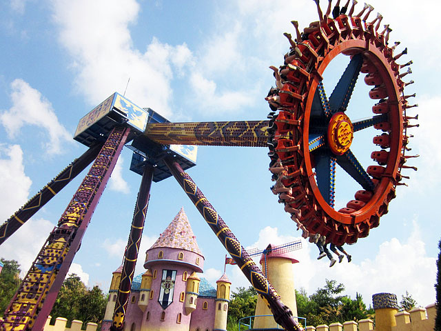 https://mdw-travel-data-us-east-1.s3.amazonaws.com/img/country/China/Merryland-Theme-Park/img_01.jpg