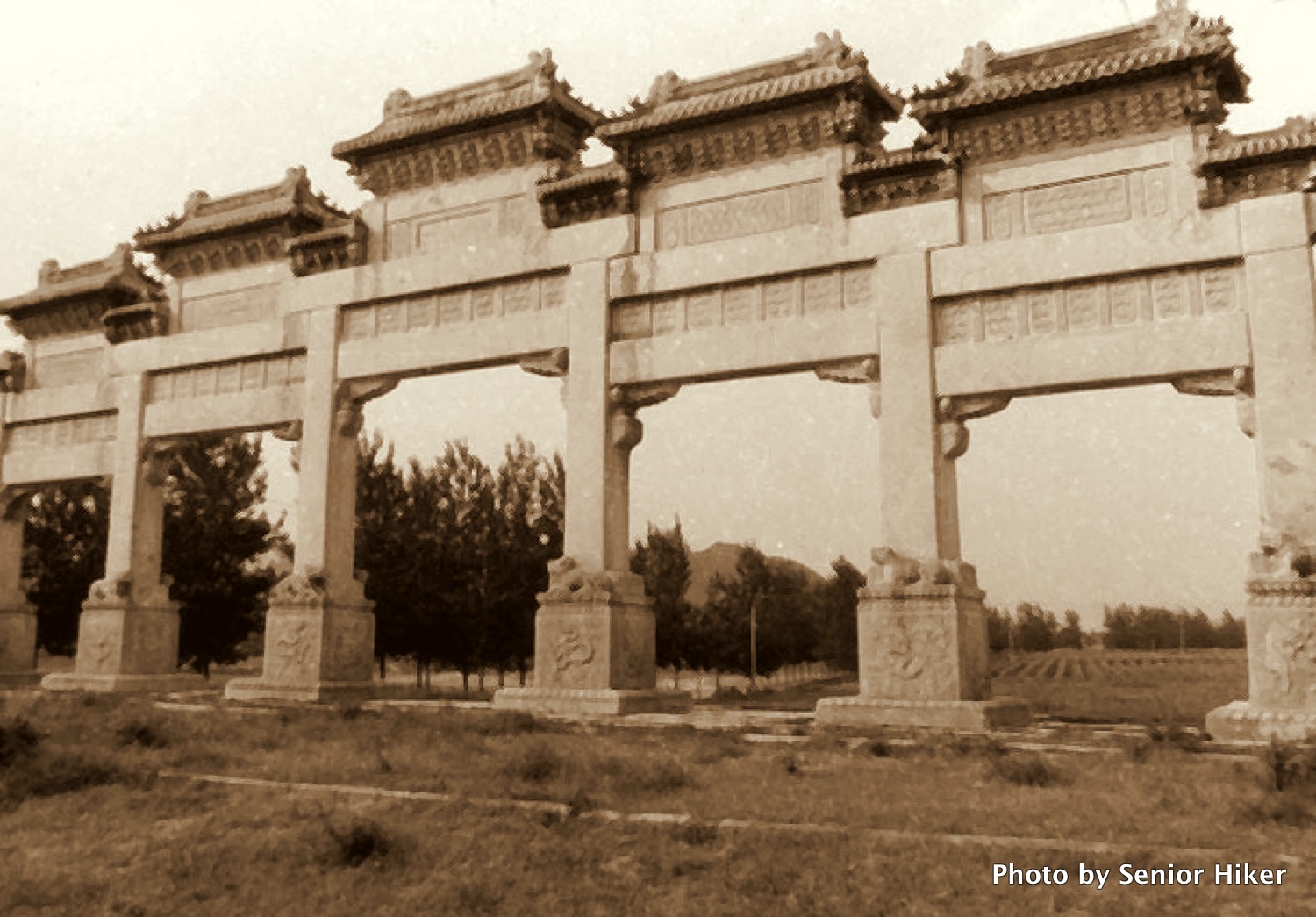 https://mdw-travel-data-us-east-1.s3.amazonaws.com/img/country/China/Ming-Tombs/img_01.jpg