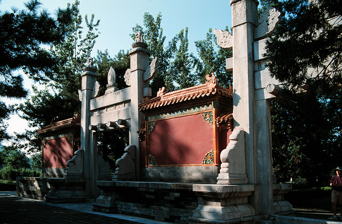 https://mdw-travel-data-us-east-1.s3.amazonaws.com/img/country/China/Ming-Tombs/img_03.jpg