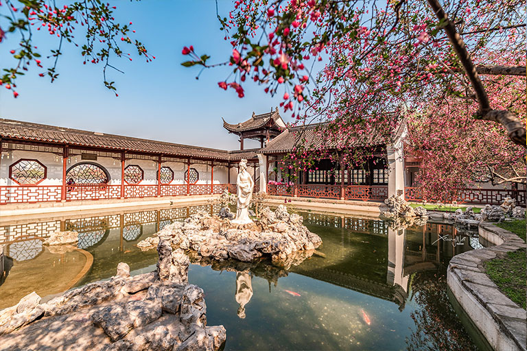 https://mdw-travel-data-us-east-1.s3.amazonaws.com/img/country/China/Mochou-Lake/img_02.jpg