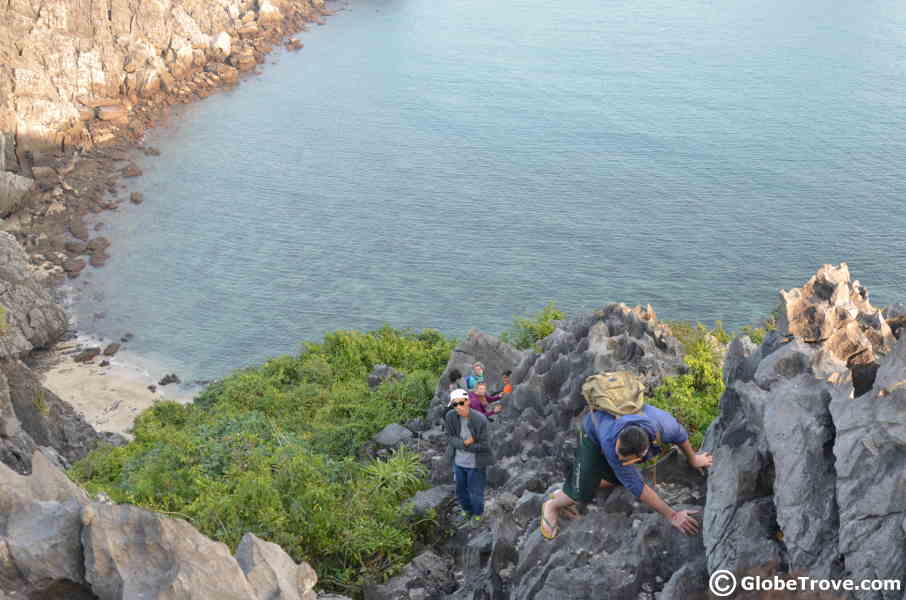 https://mdw-travel-data-us-east-1.s3.amazonaws.com/img/country/China/Monkey-Island/img_03.jpg