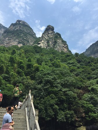https://mdw-travel-data-us-east-1.s3.amazonaws.com/img/country/China/Mount-Jiugong/img_03.jpg