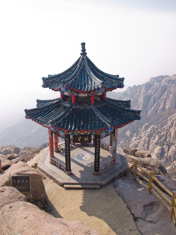 https://mdw-travel-data-us-east-1.s3.amazonaws.com/img/country/China/Mount-Lao-Scenic-Area/img_01.jpg