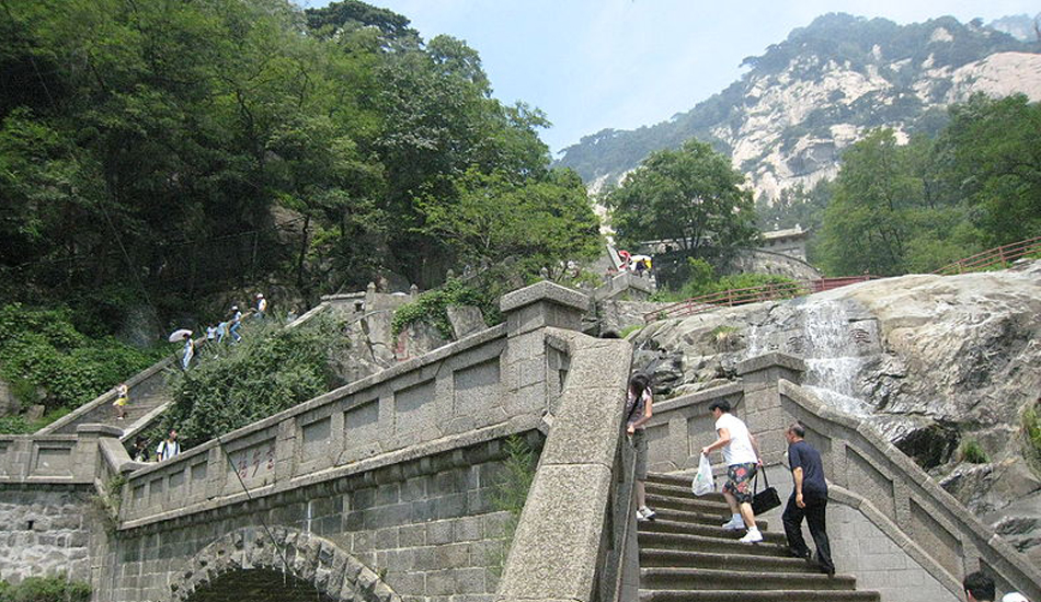 https://mdw-travel-data-us-east-1.s3.amazonaws.com/img/country/China/Mount-Tai/img_01.jpg