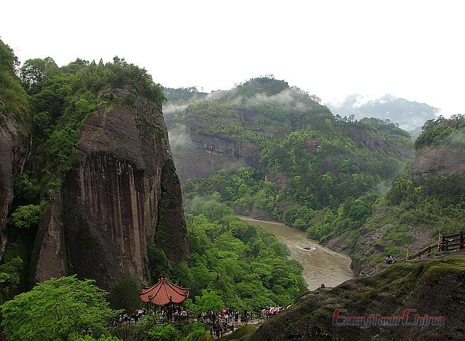 https://mdw-travel-data-us-east-1.s3.amazonaws.com/img/country/China/Mount-Weishan/img_01.jpg