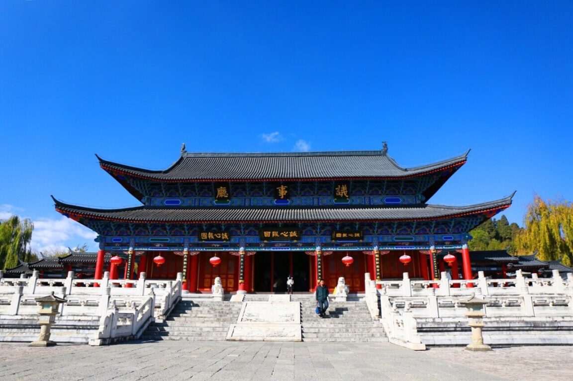 https://mdw-travel-data-us-east-1.s3.amazonaws.com/img/country/China/Mufu-Palace/img_05.jpg