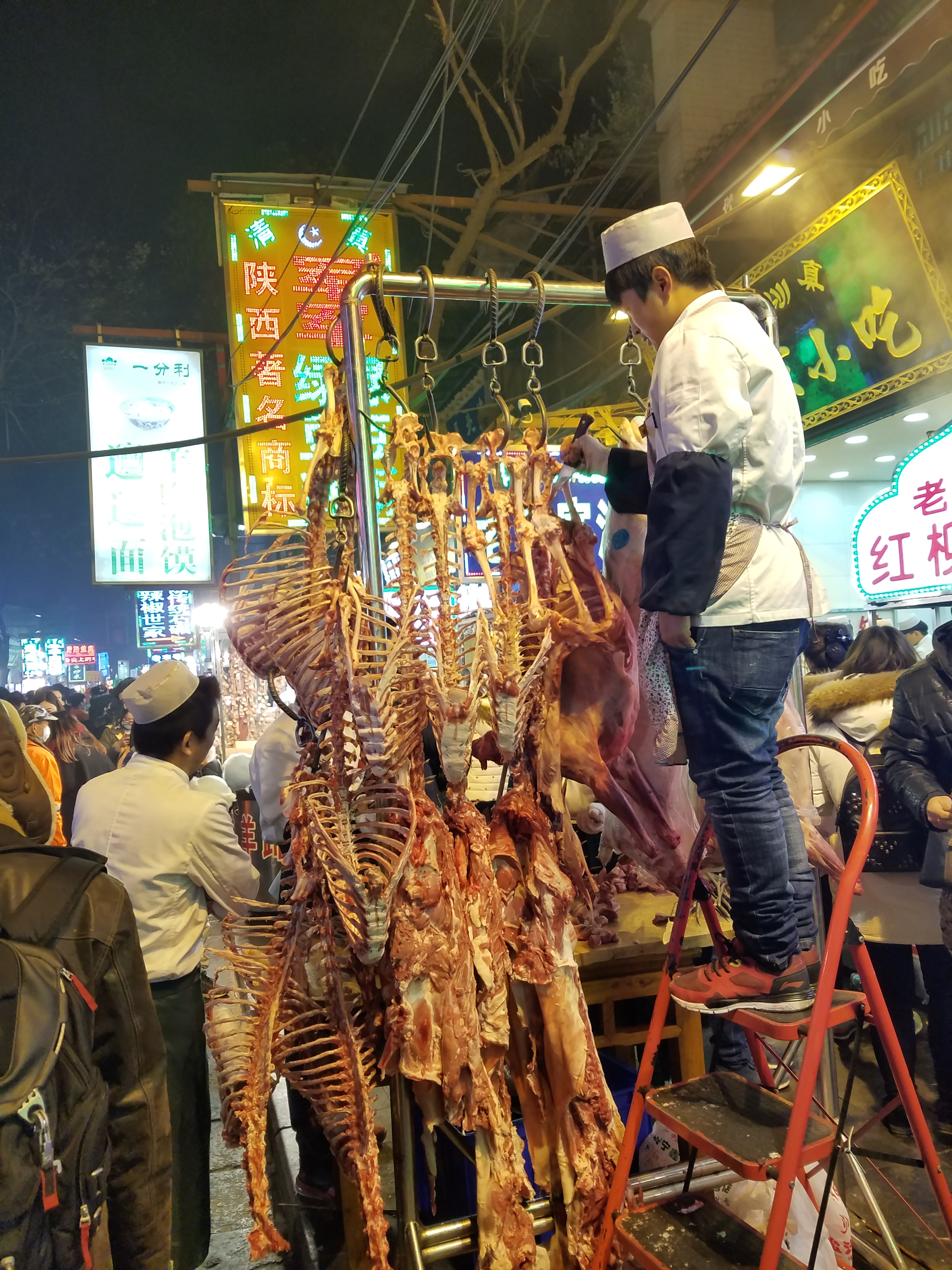 https://mdw-travel-data-us-east-1.s3.amazonaws.com/img/country/China/Muslim-Quarter/img_05.jpg