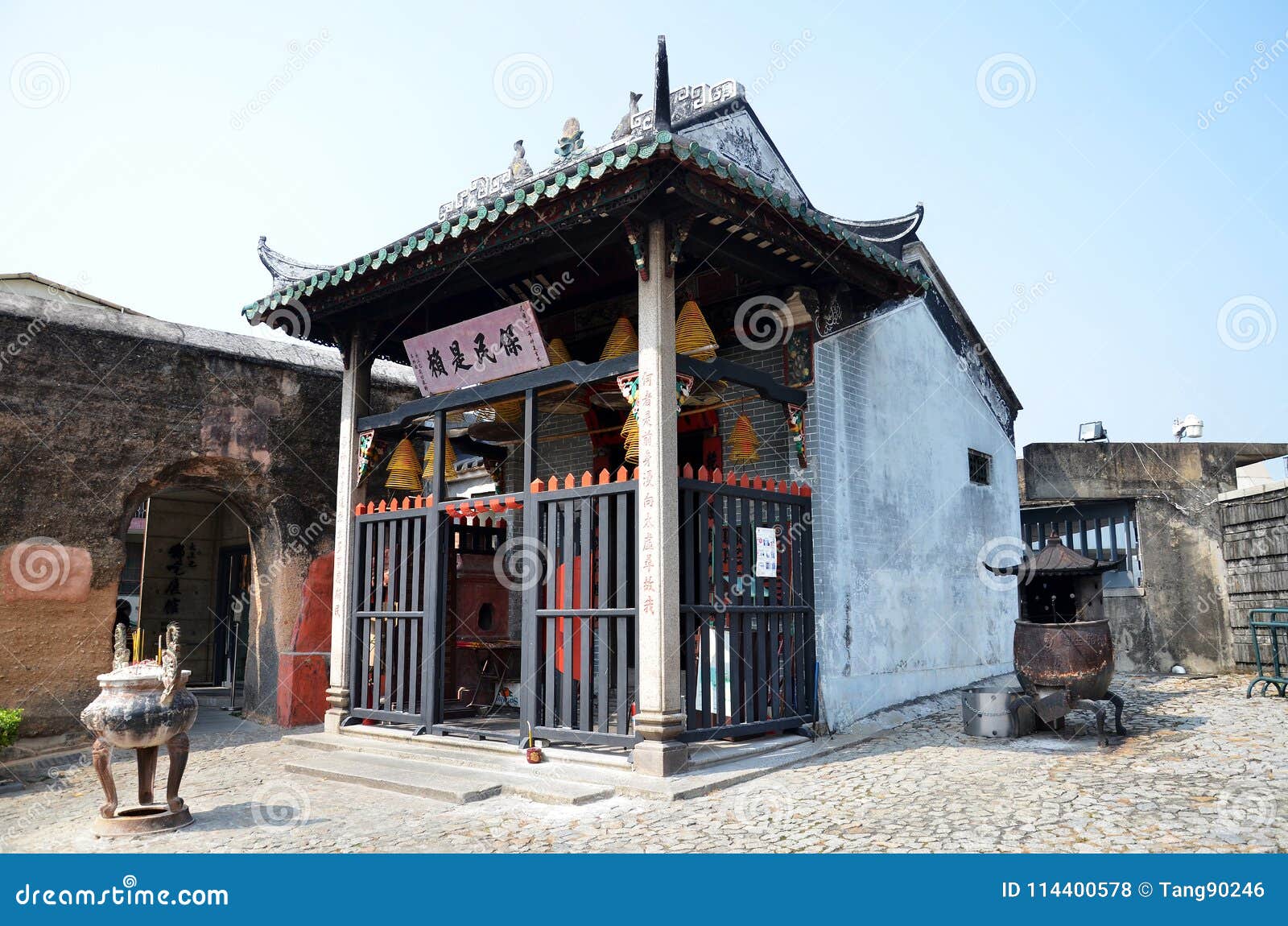 https://mdw-travel-data-us-east-1.s3.amazonaws.com/img/country/China/Na-Tcha-Temple/img_01.jpg