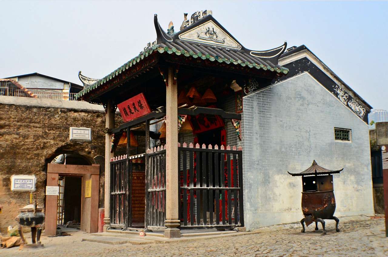 https://mdw-travel-data-us-east-1.s3.amazonaws.com/img/country/China/Na-Tcha-Temple/img_03.jpg