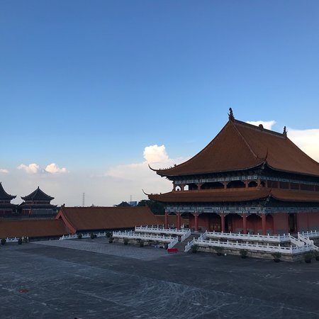 https://mdw-travel-data-us-east-1.s3.amazonaws.com/img/country/China/Nanhai-Film-and-TV-City/img_00.jpg