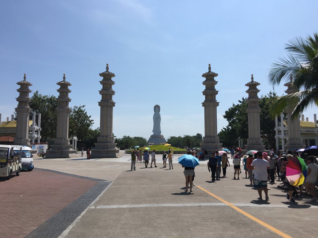 https://mdw-travel-data-us-east-1.s3.amazonaws.com/img/country/China/Nanhai-Temple/img_01.jpg