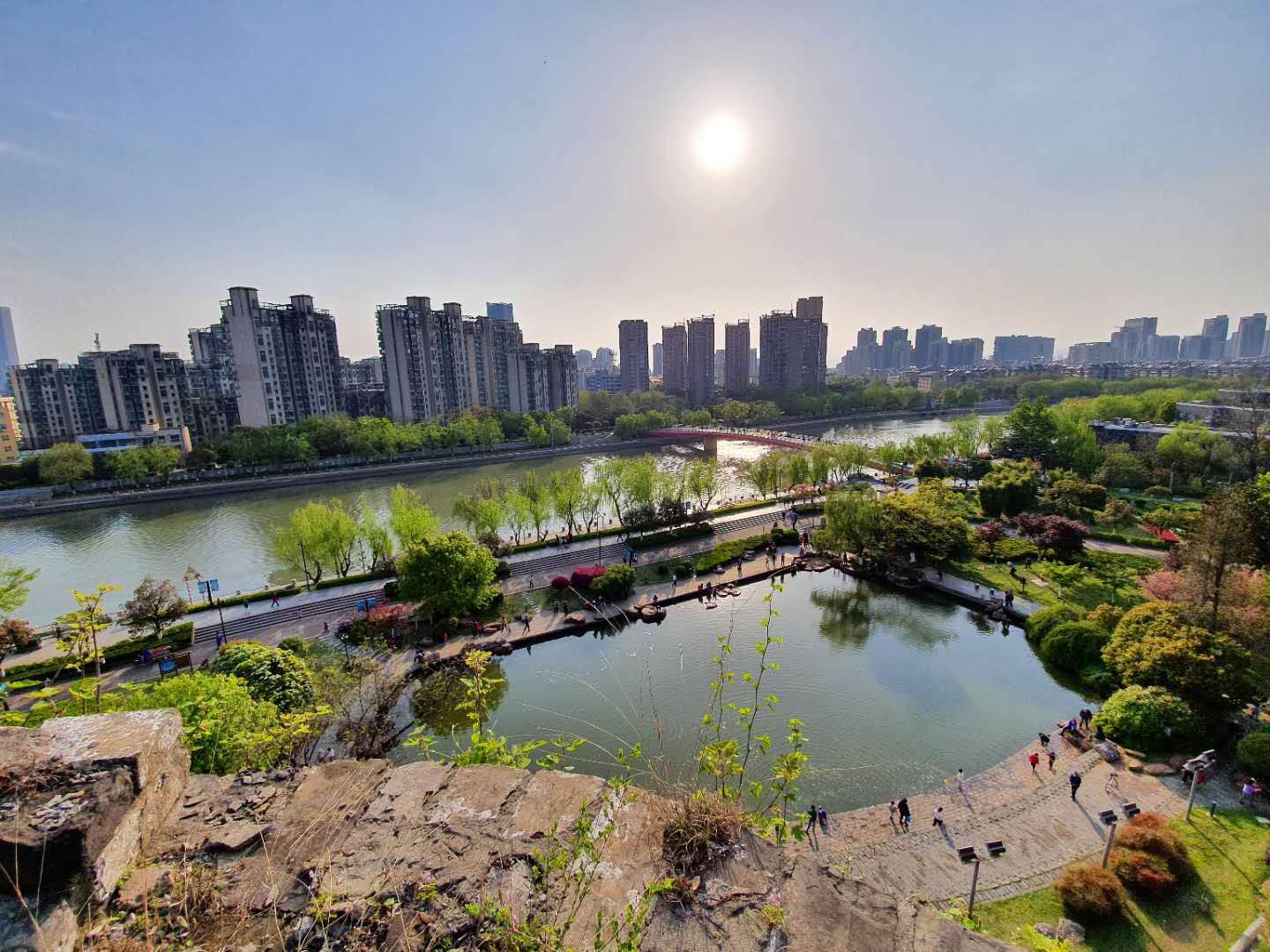 https://mdw-travel-data-us-east-1.s3.amazonaws.com/img/country/China/Nanjing-Road/img_03.jpg