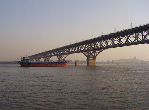 https://mdw-travel-data-us-east-1.s3.amazonaws.com/img/country/China/Nanjing-Yangtze-River-Bridge/img_02.jpg