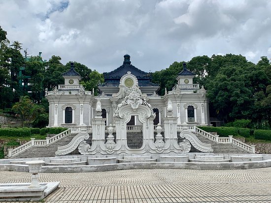 https://mdw-travel-data-us-east-1.s3.amazonaws.com/img/country/China/New-Yuan-Ming-Palace/img_02.jpg