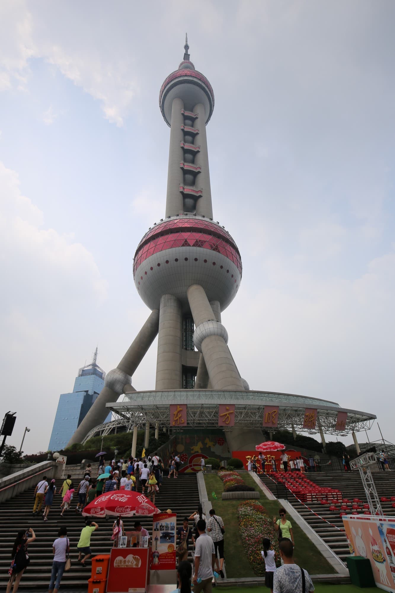 https://mdw-travel-data-us-east-1.s3.amazonaws.com/img/country/China/Oriental-Pearl-Tower/img_04.jpg