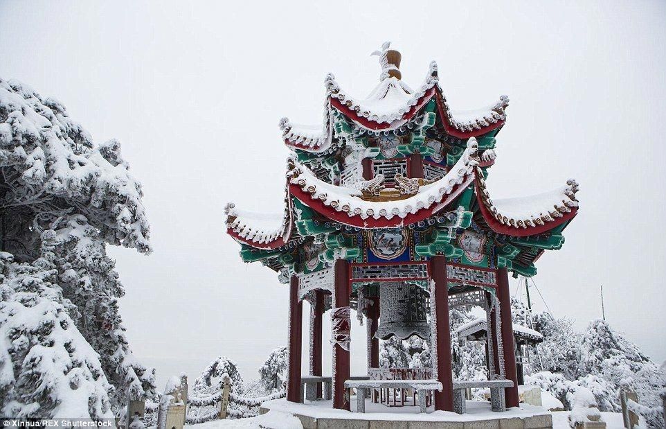 https://mdw-travel-data-us-east-1.s3.amazonaws.com/img/country/China/Panshan-Ski-Resort/img_01.jpg