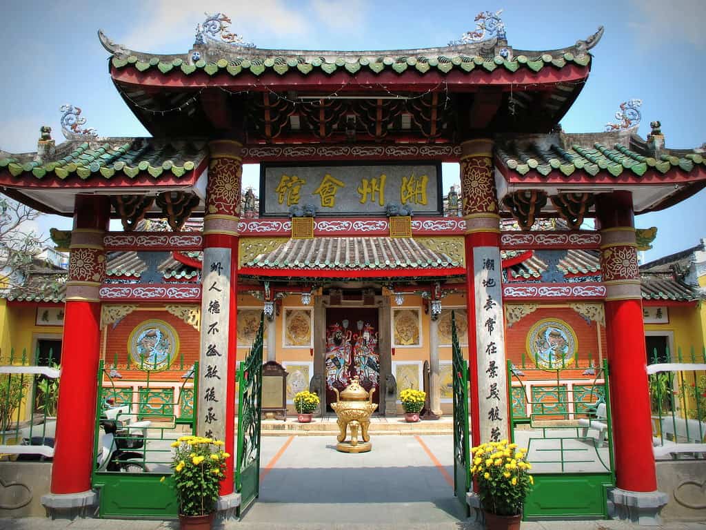 https://mdw-travel-data-us-east-1.s3.amazonaws.com/img/country/China/Peoples-Assembly-Hall/img_00.jpg