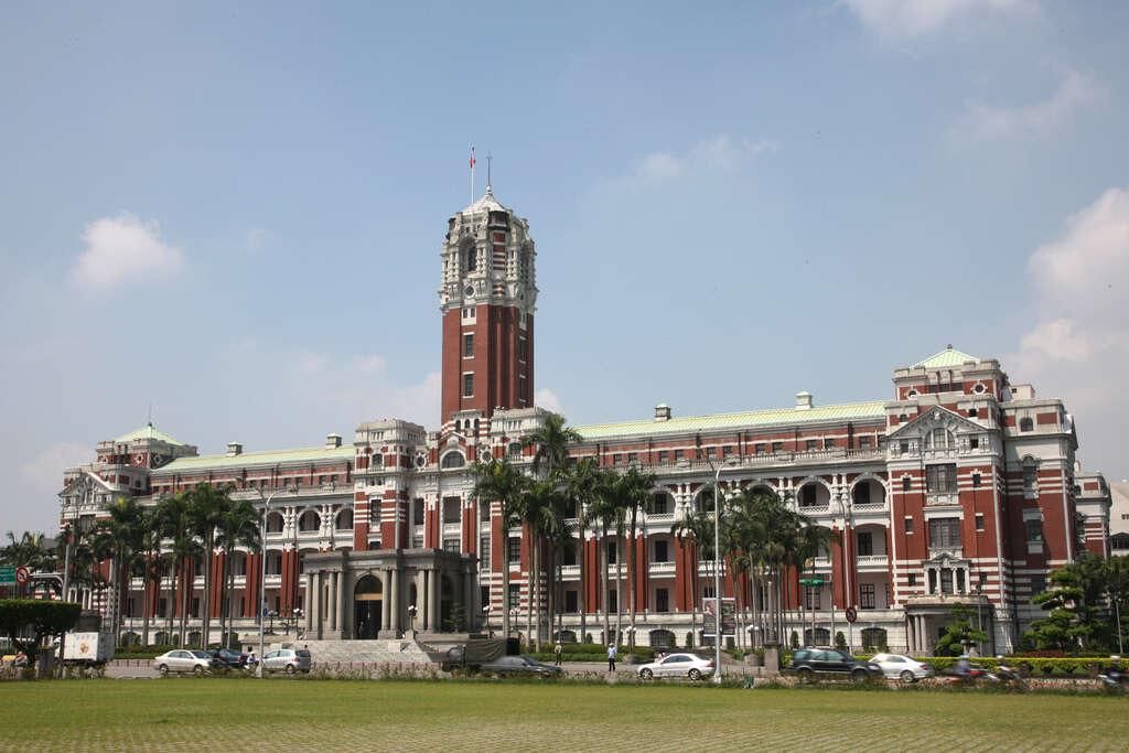 https://mdw-travel-data-us-east-1.s3.amazonaws.com/img/country/China/Presidential-Palace/img_03.jpg