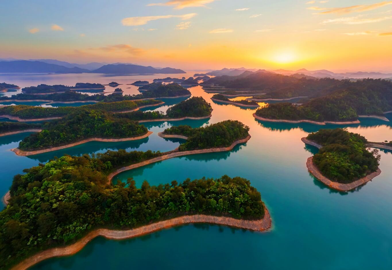 https://mdw-travel-data-us-east-1.s3.amazonaws.com/img/country/China/Qiandao-Lake--Thousand-Island-Lake-/img_01.jpg