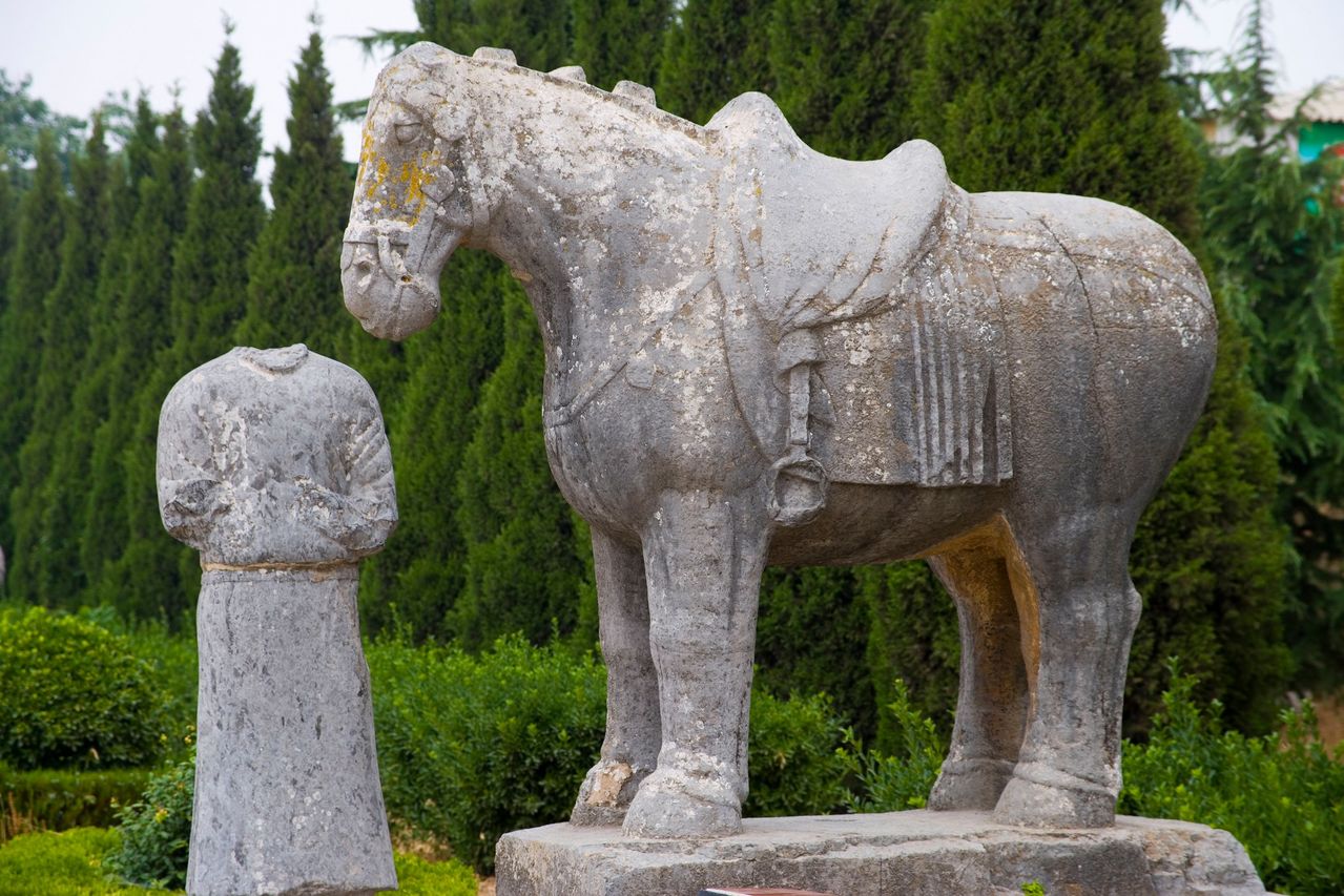 https://mdw-travel-data-us-east-1.s3.amazonaws.com/img/country/China/Qianling-Mausoleum/img_02.jpg