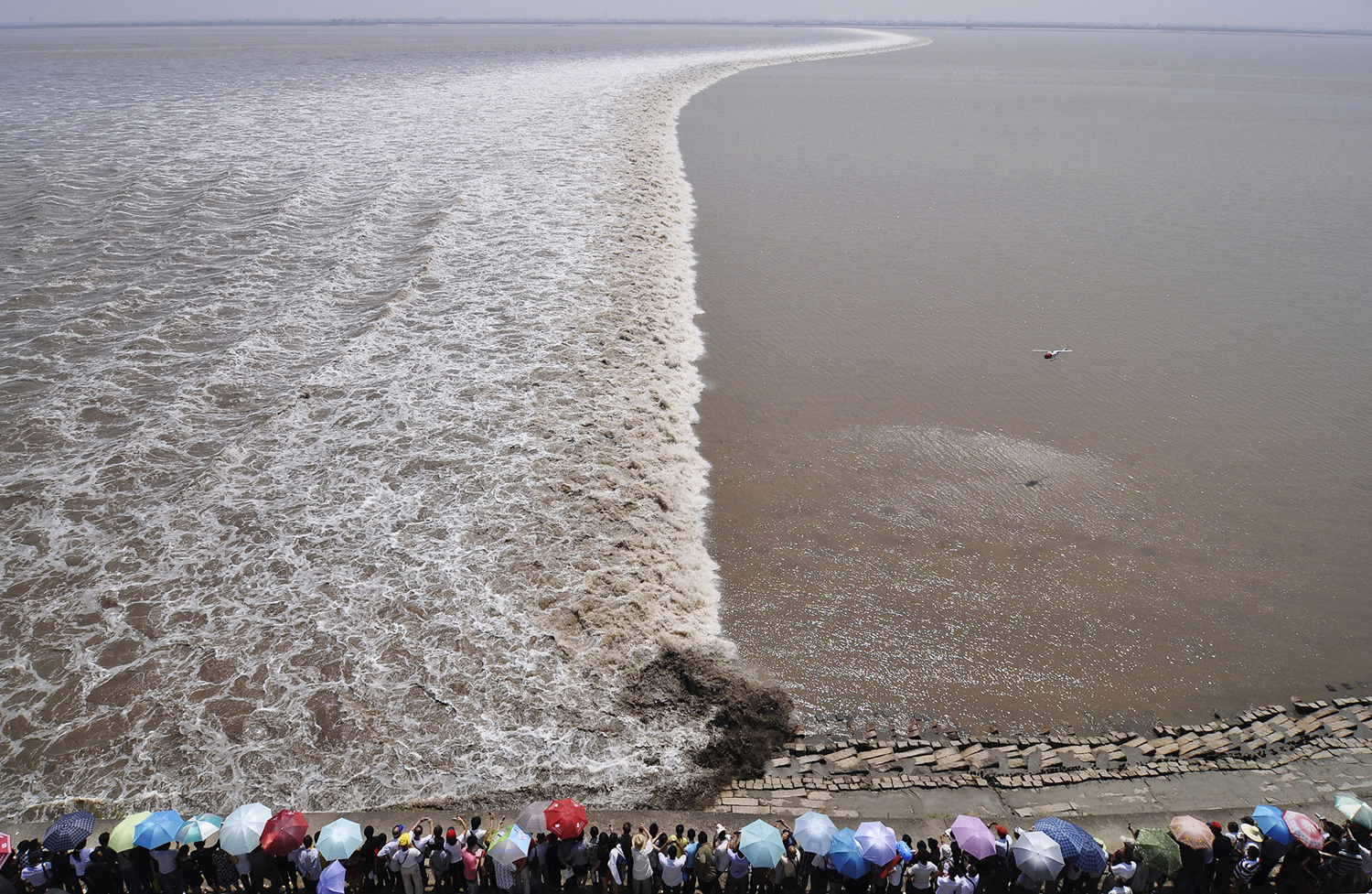 https://mdw-travel-data-us-east-1.s3.amazonaws.com/img/country/China/Qiantang-River/img_03.jpg