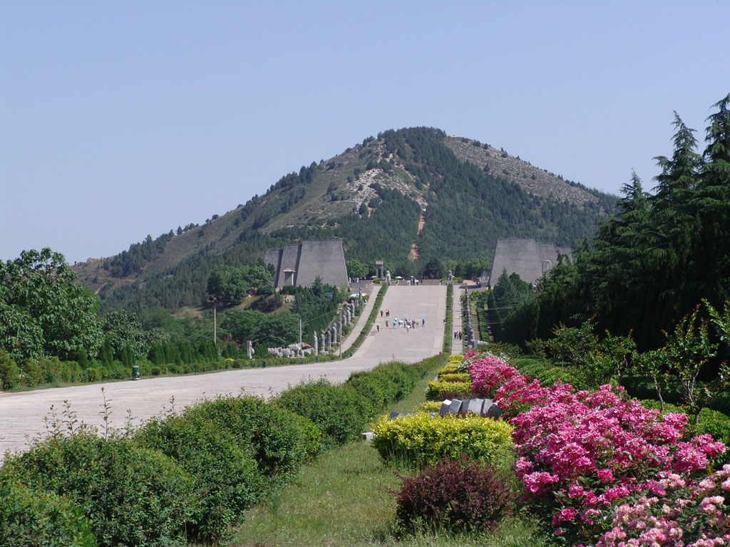 https://mdw-travel-data-us-east-1.s3.amazonaws.com/img/country/China/Qin-Shi-Huang-Mausoleum/img_03.jpg