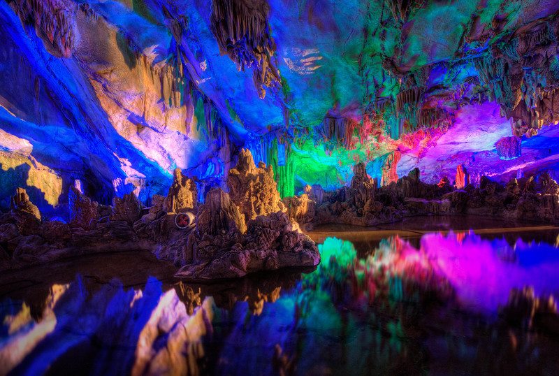 https://mdw-travel-data-us-east-1.s3.amazonaws.com/img/country/China/Reed-Flute-Cave/img_03.jpg
