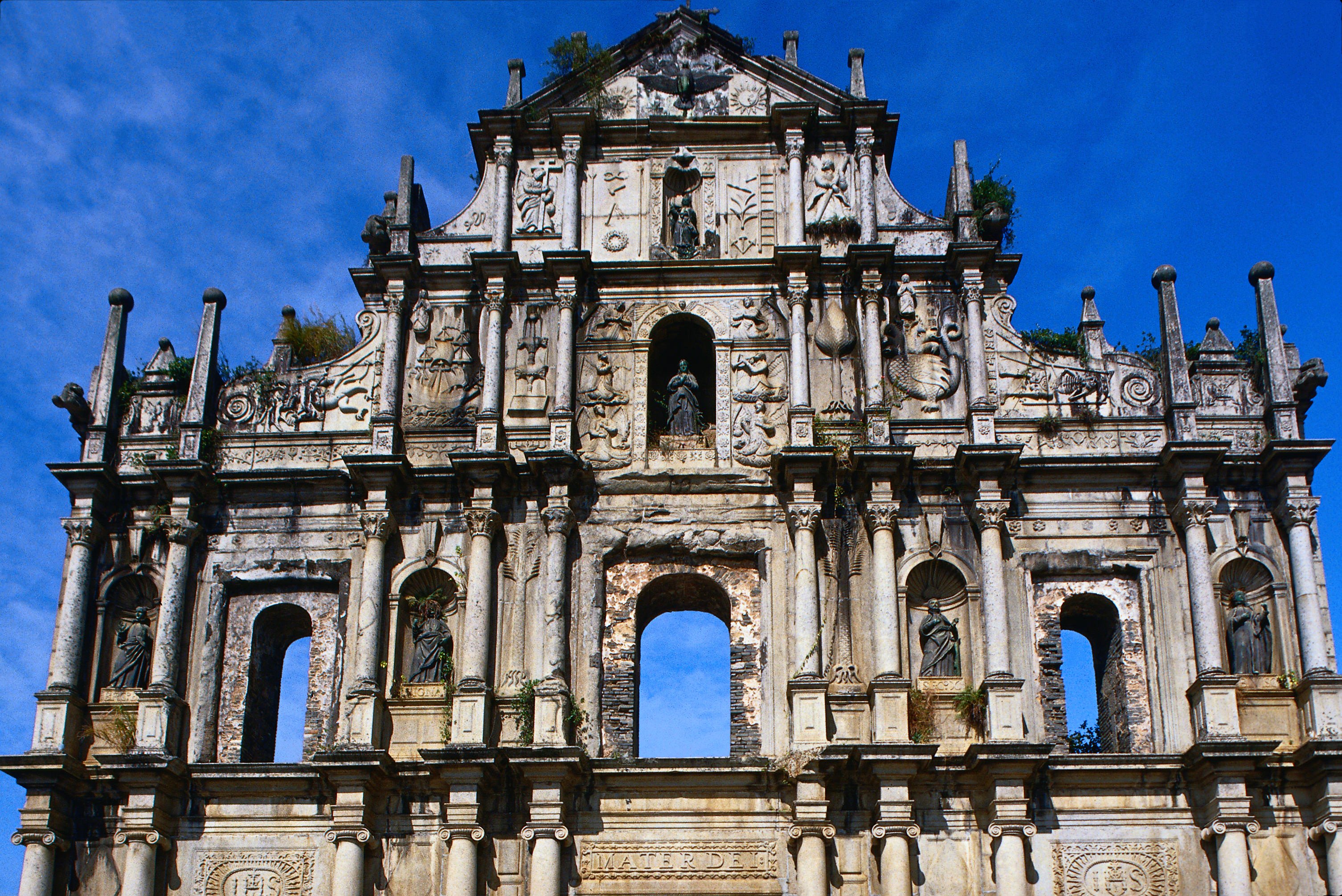 https://mdw-travel-data-us-east-1.s3.amazonaws.com/img/country/China/Ruins-of-St-Pauls/img_00.jpg