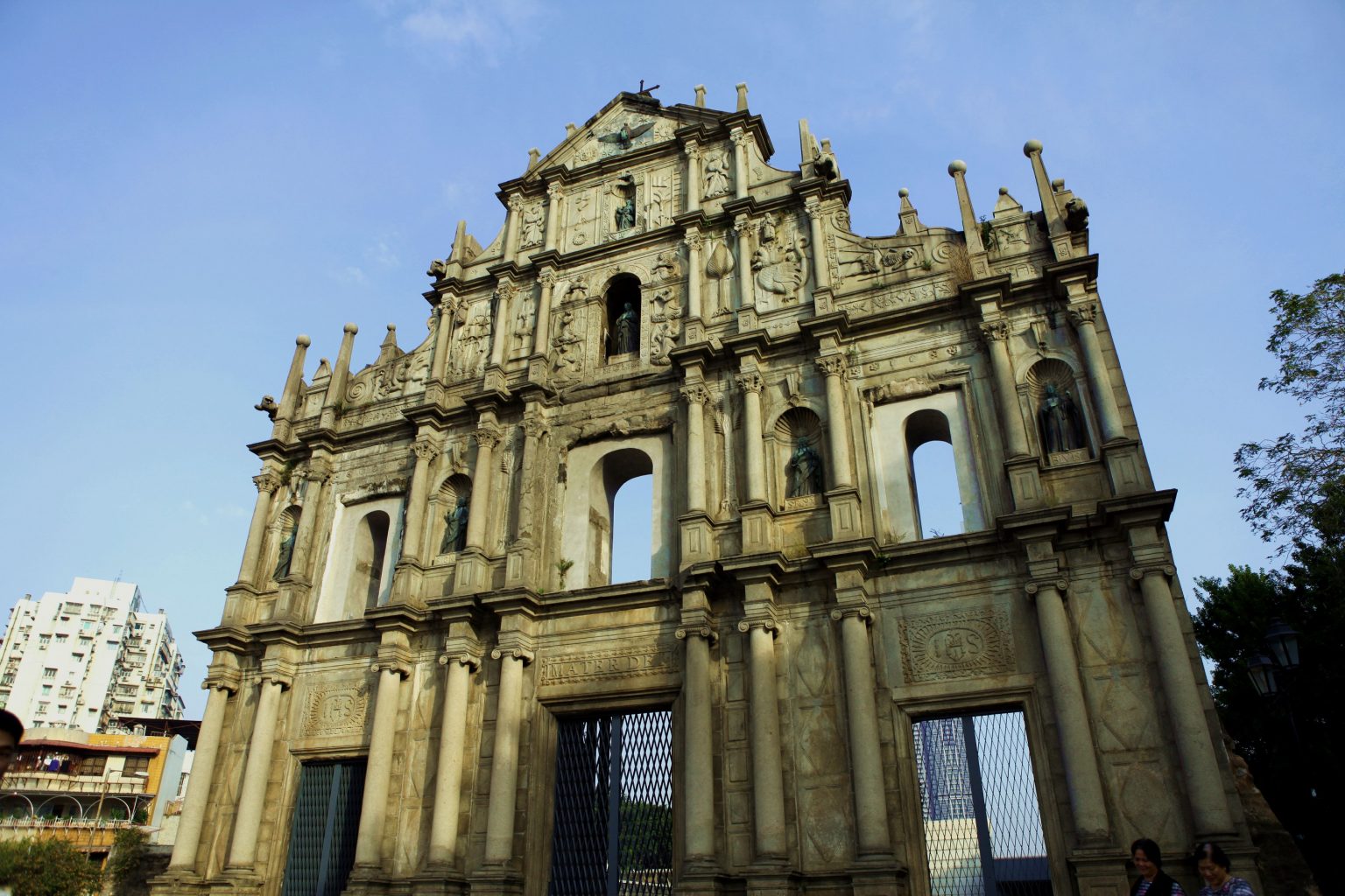 https://mdw-travel-data-us-east-1.s3.amazonaws.com/img/country/China/Ruins-of-St.-Pauls/img_05.jpg