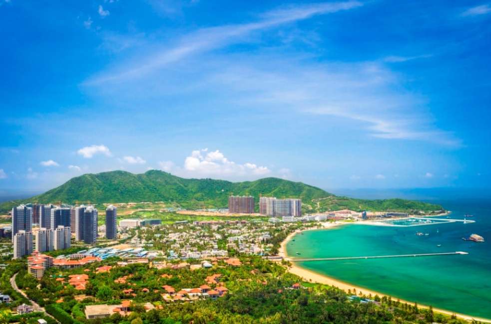 https://mdw-travel-data-us-east-1.s3.amazonaws.com/img/country/China/Sanya-Bay/img_02.jpg
