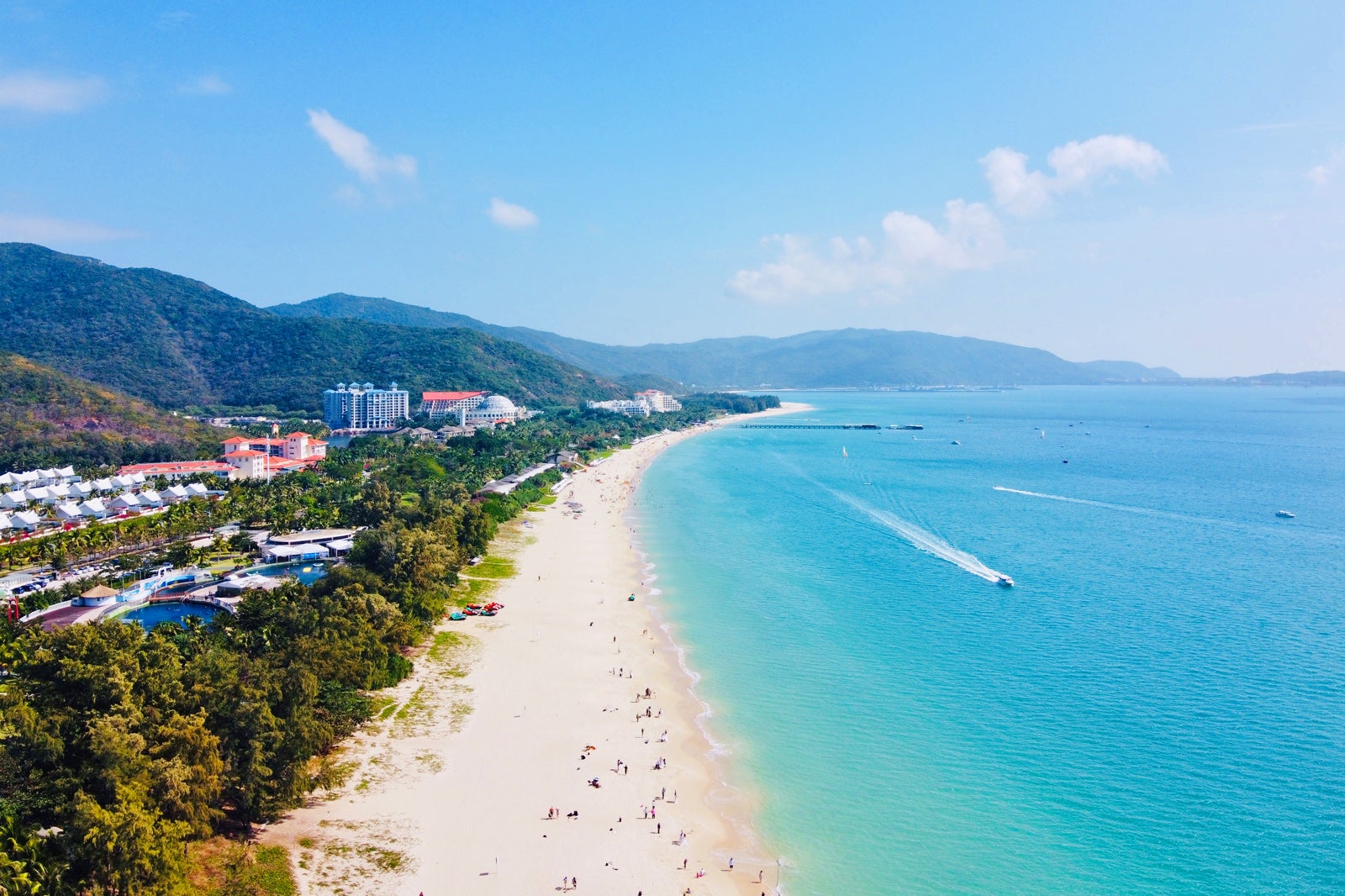 https://mdw-travel-data-us-east-1.s3.amazonaws.com/img/country/China/Sanya-Bay/img_03.jpg