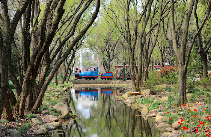 https://mdw-travel-data-us-east-1.s3.amazonaws.com/img/country/China/Shanghai-Urban-Forest-Park/img_01.jpg