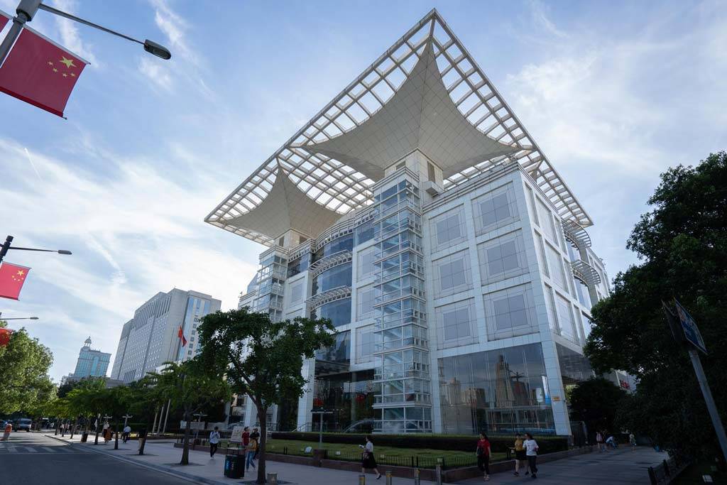 https://mdw-travel-data-us-east-1.s3.amazonaws.com/img/country/China/Shanghai-Urban-Planning-Exhibition-Center/img_03.jpg