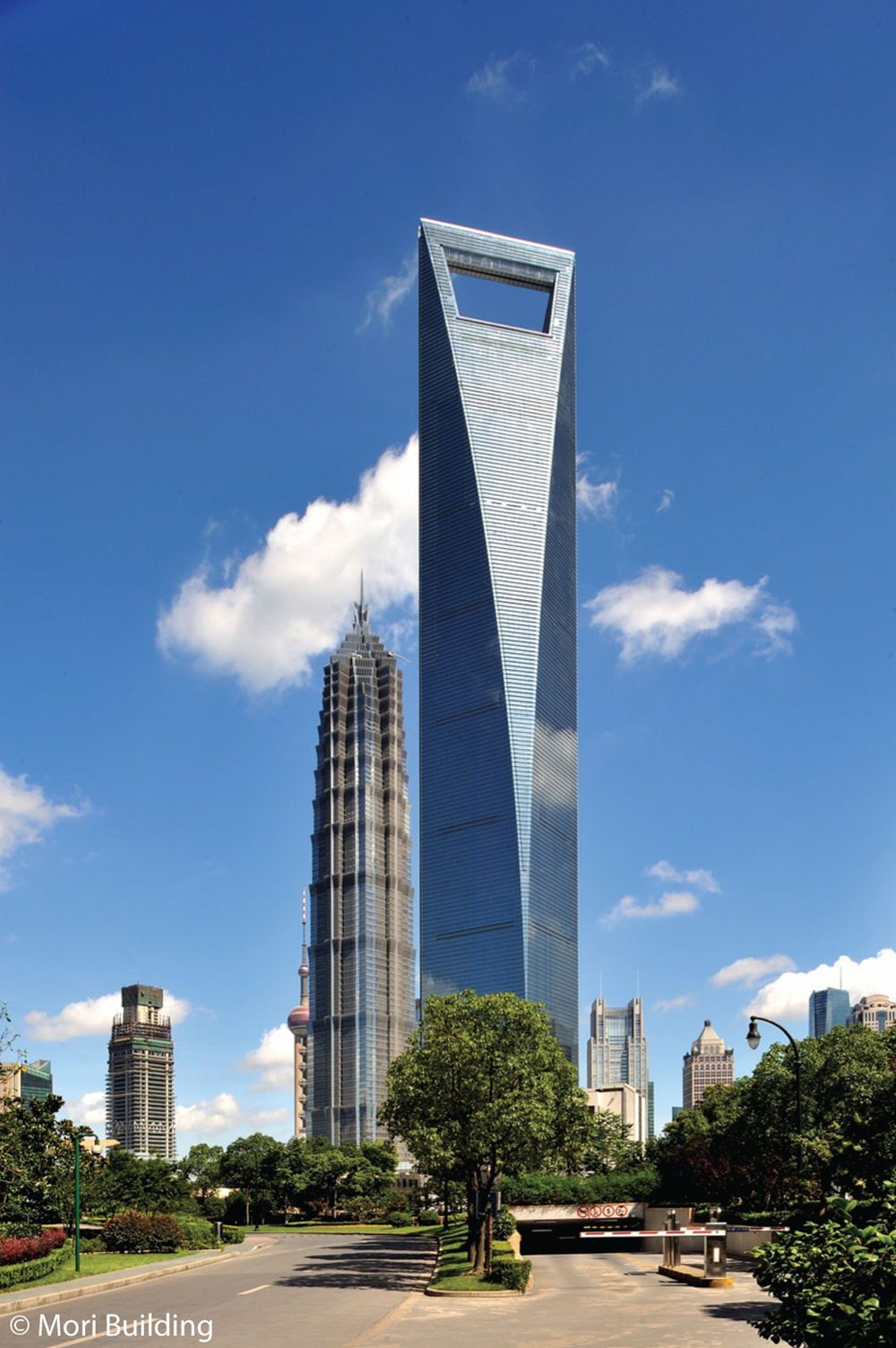 https://mdw-travel-data-us-east-1.s3.amazonaws.com/img/country/China/Shanghai-World-Financial-Center/img_00.jpg