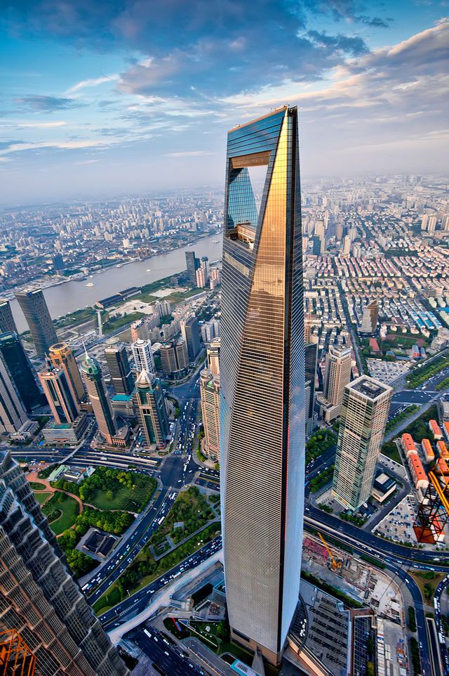 https://mdw-travel-data-us-east-1.s3.amazonaws.com/img/country/China/Shanghai-World-Financial-Center/img_02.jpg