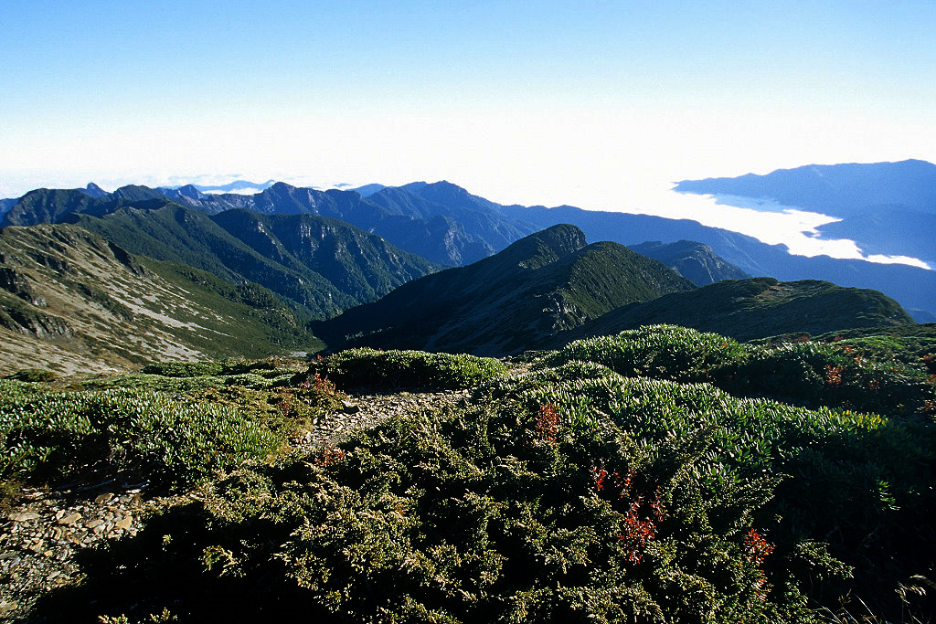 https://mdw-travel-data-us-east-1.s3.amazonaws.com/img/country/China/Shei-Pa-National-Park/img_01.jpg