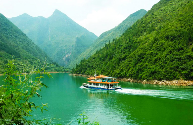 https://mdw-travel-data-us-east-1.s3.amazonaws.com/img/country/China/Shennong-Stream/img_02.jpg