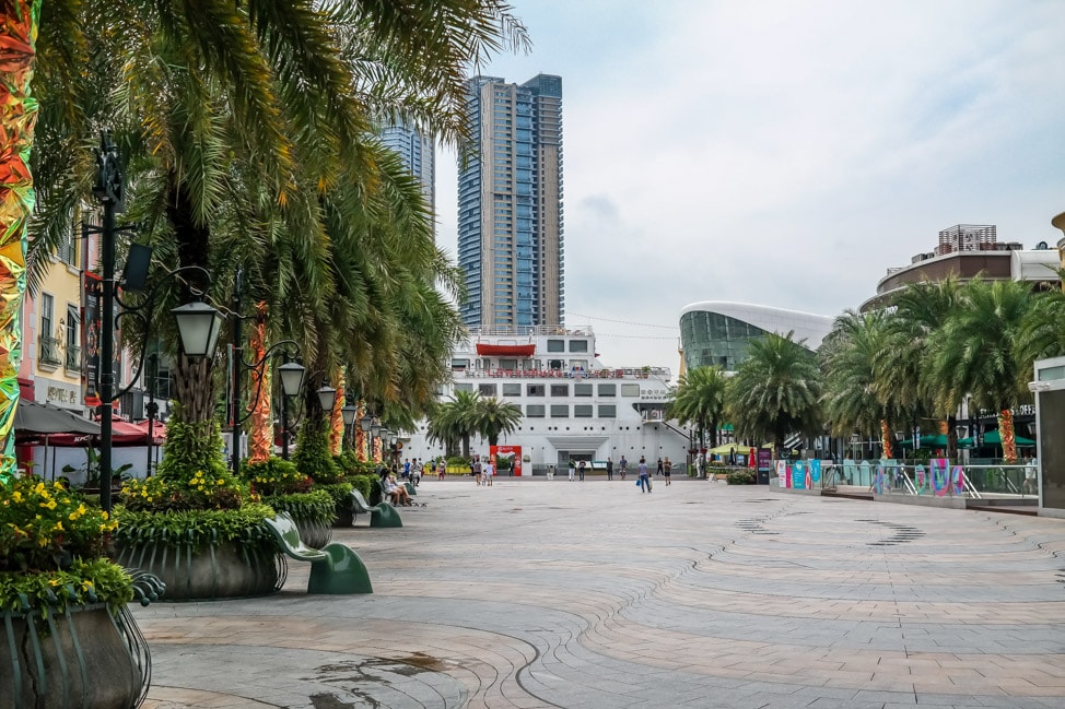https://mdw-travel-data-us-east-1.s3.amazonaws.com/img/country/China/Shenzhen-Sea-World/img_03.jpg