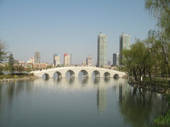 https://mdw-travel-data-us-east-1.s3.amazonaws.com/img/country/China/Shuishang-Park/img_00.jpg