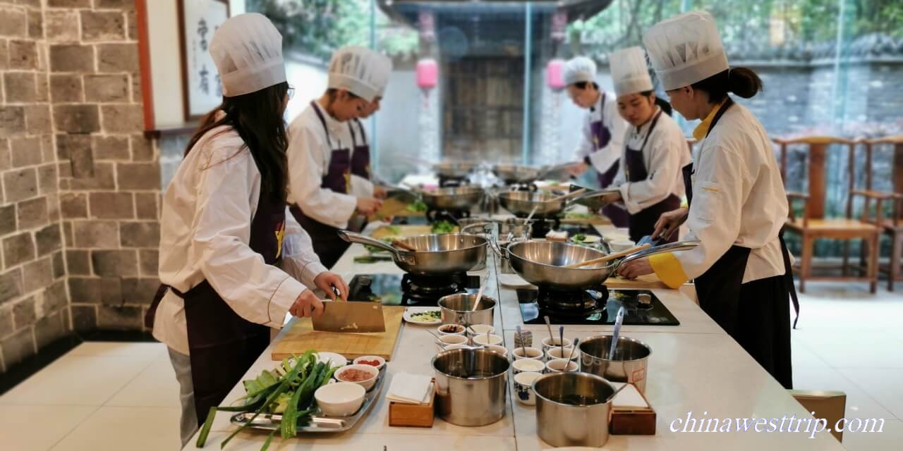https://mdw-travel-data-us-east-1.s3.amazonaws.com/img/country/China/Sichuan-Cuisine-Museum/img_04.jpg