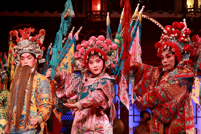 https://mdw-travel-data-us-east-1.s3.amazonaws.com/img/country/China/Sichuan-Opera/img_02.jpg
