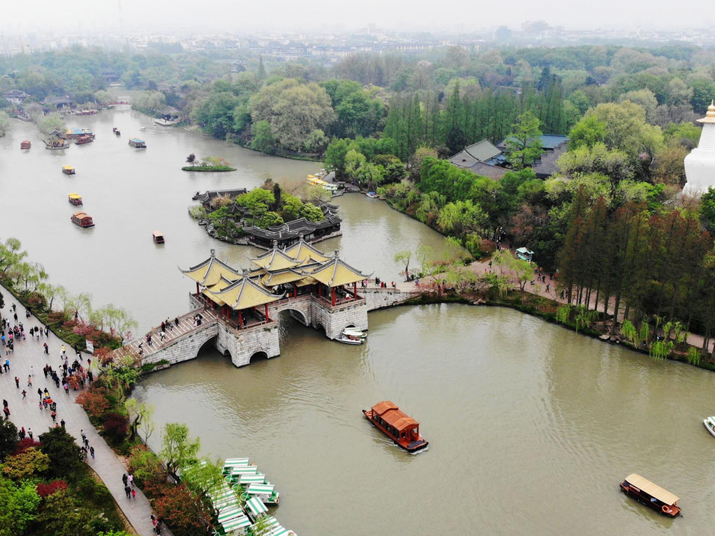 https://mdw-travel-data-us-east-1.s3.amazonaws.com/img/country/China/Slender-West-Lake/img_02.jpg
