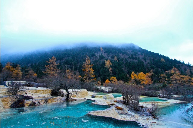 https://mdw-travel-data-us-east-1.s3.amazonaws.com/img/country/China/Smoking-Mountains-Hot-Springs/img_03.jpg
