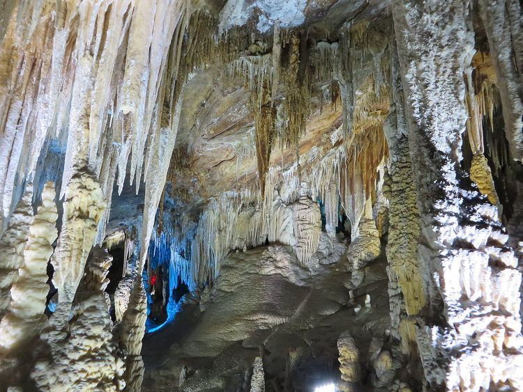 https://mdw-travel-data-us-east-1.s3.amazonaws.com/img/country/China/Snow-Jade-Cave/img_02.jpg