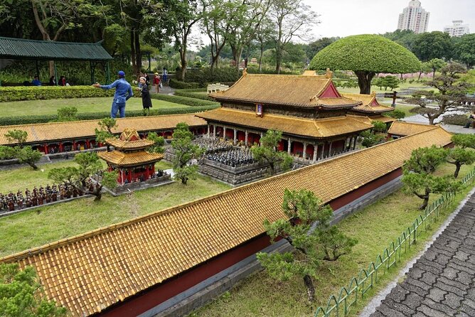 https://mdw-travel-data-us-east-1.s3.amazonaws.com/img/country/China/Splendid-China-Folk-Village/img_01.jpg