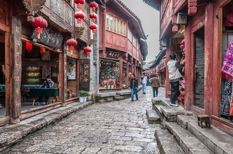 https://mdw-travel-data-us-east-1.s3.amazonaws.com/img/country/China/Square-Street-(Sifang-Street)/img_02.jpg