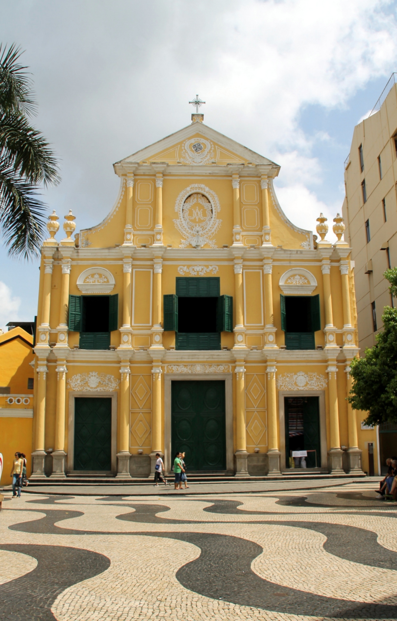 https://mdw-travel-data-us-east-1.s3.amazonaws.com/img/country/China/St-Dominics-Church/img_01.jpg