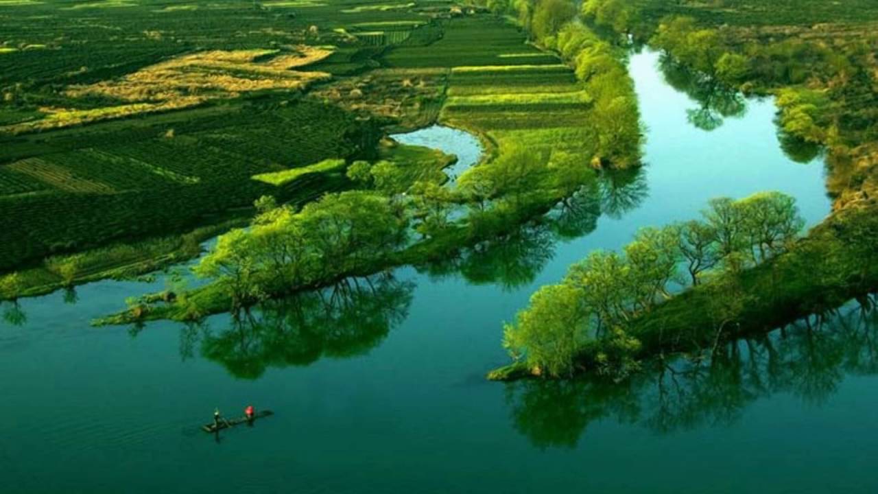 https://mdw-travel-data-us-east-1.s3.amazonaws.com/img/country/China/Sun-Moon-Bay/img_01.jpg