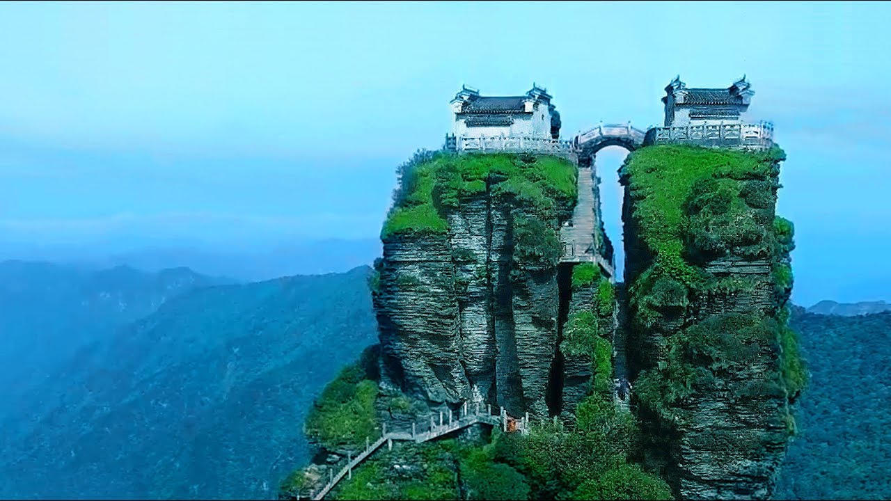 https://mdw-travel-data-us-east-1.s3.amazonaws.com/img/country/China/Sword-Cut-Cliff/img_02.jpg